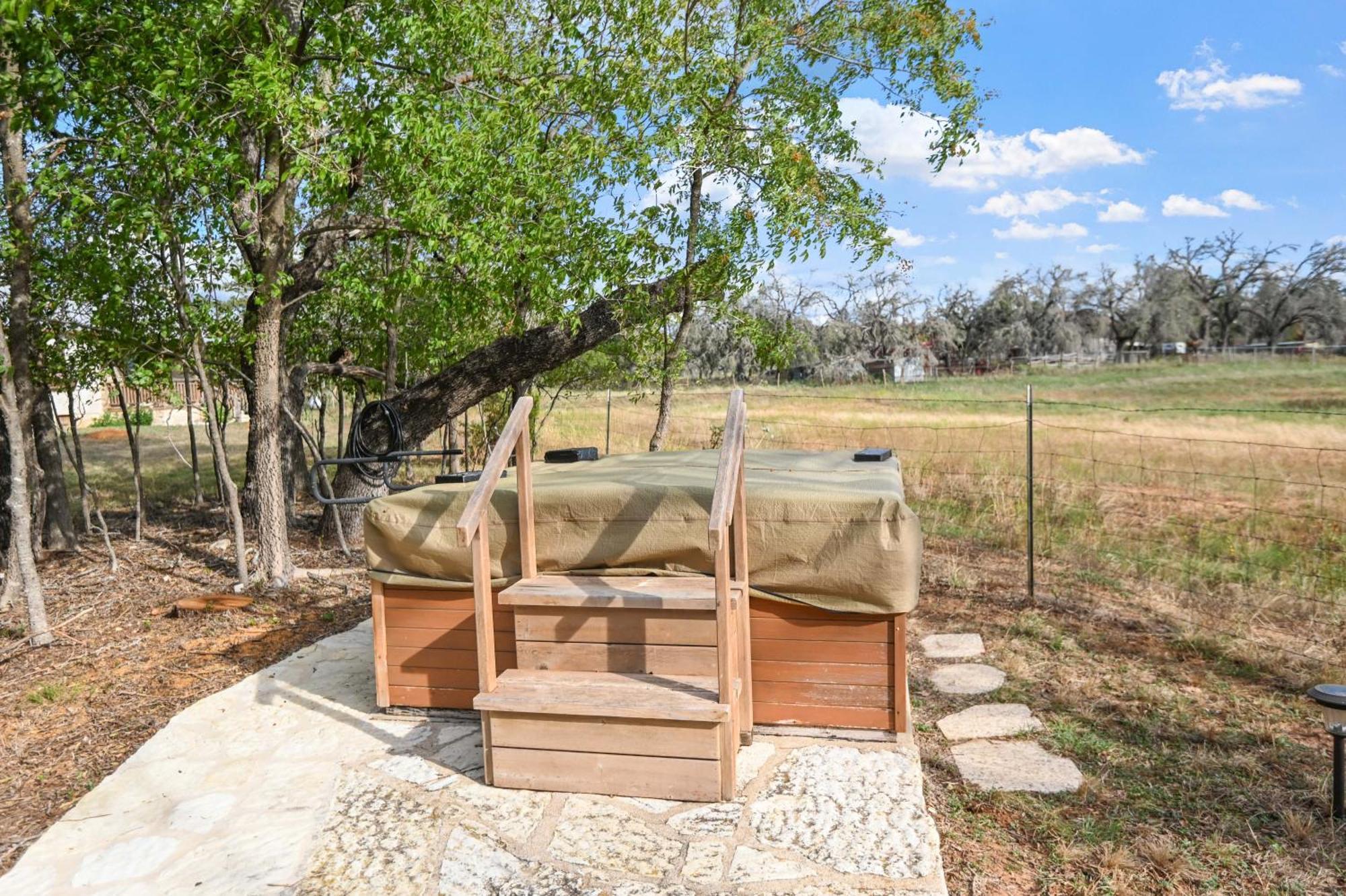 Cabins On Knopp School-Chula Vista Cabin 弗雷德里克斯堡 外观 照片